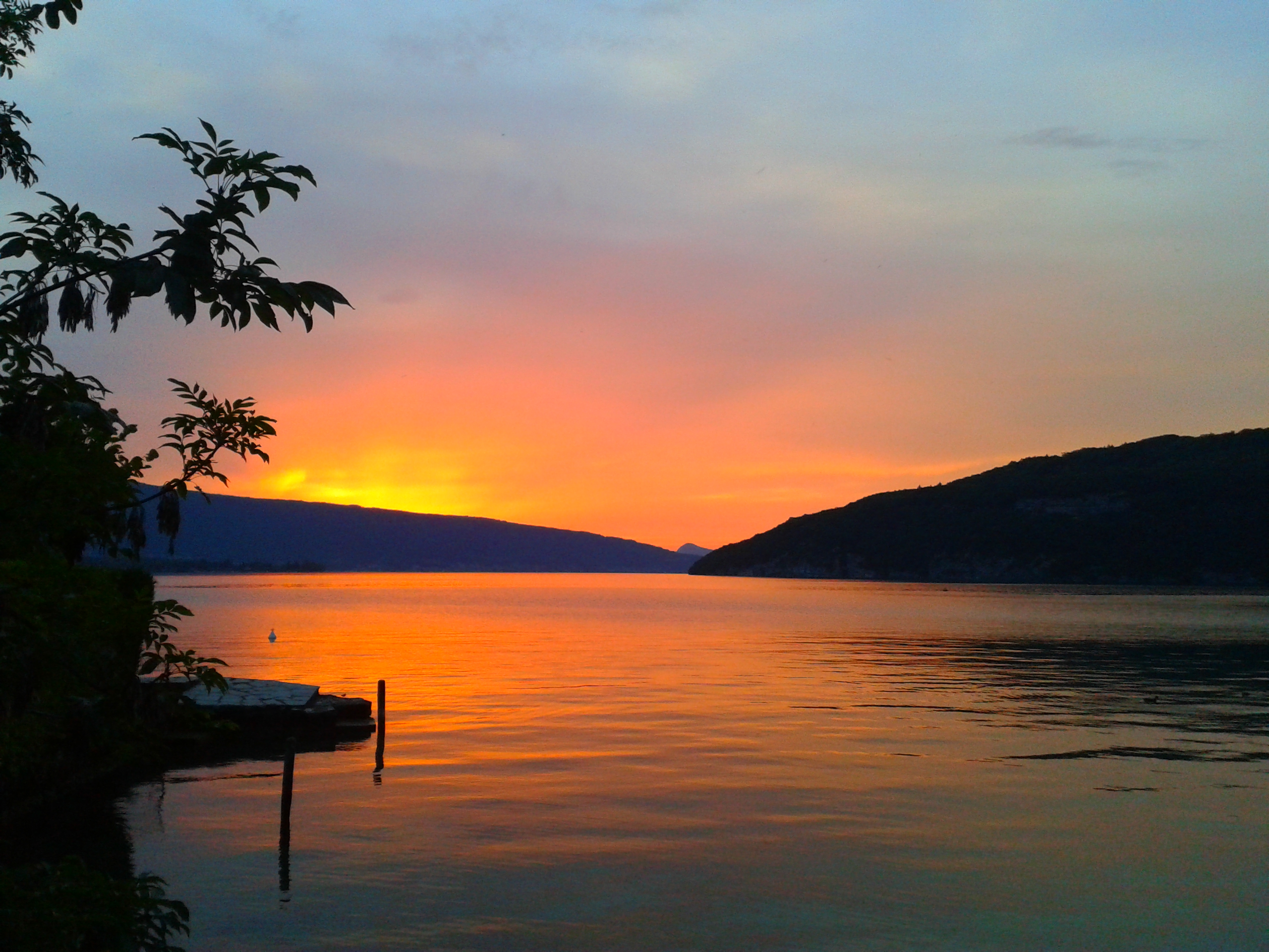 Coucher De Soleil Sur Le Lac Dannecy